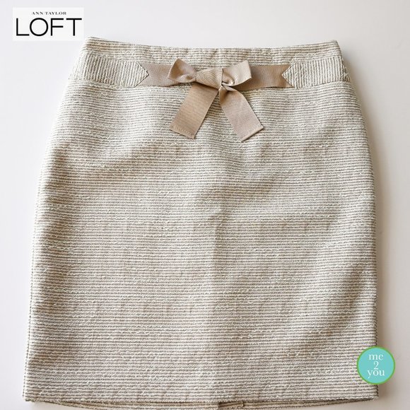 LOFT Dresses & Skirts - ANN TAYLOR LOFT Beige Pencil Skirt - Size 4